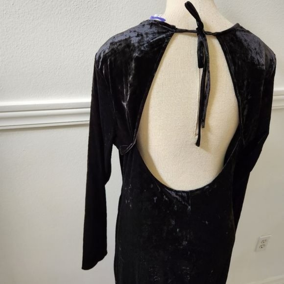 Future Collective Kahlana Barfield Black Velvet Dress 1X - Picture 10 of 13